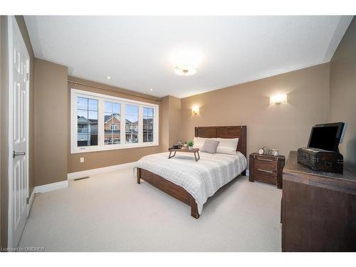 11 Kersey Crescent, Courtice, ON - Indoor Photo Showing Bedroom