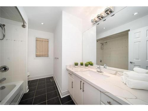 11 Kersey Crescent, Courtice, ON - Indoor Photo Showing Bathroom