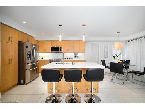 11 Kersey Crescent, Courtice, ON - Indoor Photo Showing Kitchen