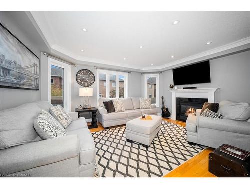 11 Kersey Crescent, Courtice, ON - Indoor Photo Showing Living Room With Fireplace