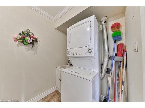 301-2175 Marine Drive, Oakville, ON - Indoor Photo Showing Laundry Room