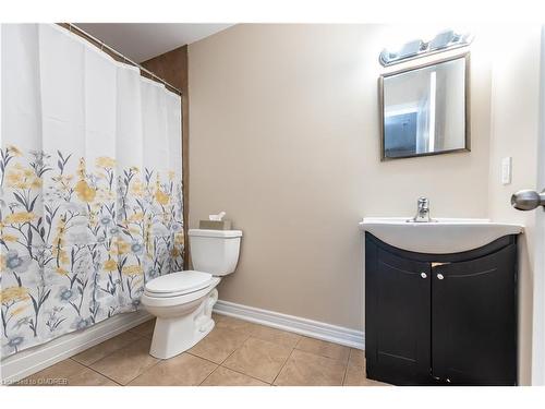 81 Wellington Street North Street, St. Catharines, ON - Indoor Photo Showing Bathroom