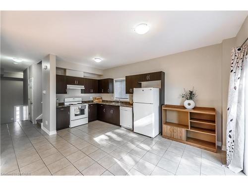 81 Wellington Street North Street, St. Catharines, ON - Indoor Photo Showing Kitchen