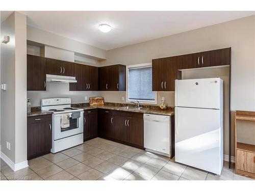 81 Wellington Street North Street, St. Catharines, ON - Indoor Photo Showing Kitchen With Double Sink