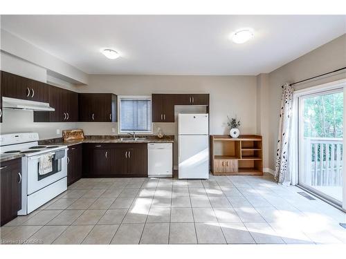 81 Wellington Street North Street, St. Catharines, ON - Indoor Photo Showing Kitchen