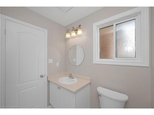 2493 Newcastle Crescent, Oakville, ON - Indoor Photo Showing Bathroom