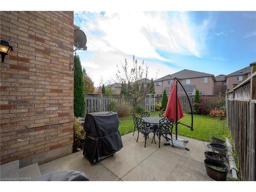 2493 Newcastle Crescent, Oakville, ON - Outdoor