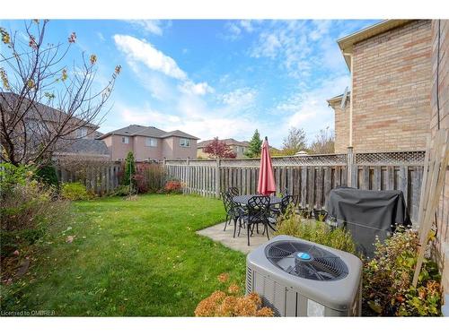 2493 Newcastle Crescent, Oakville, ON - Outdoor