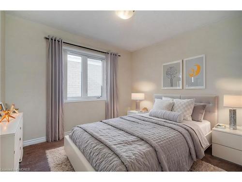 357 Snoek Point, Milton, ON - Indoor Photo Showing Bedroom