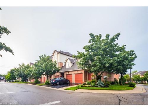 32-710 Spring Gardens Road, Burlington, ON - Outdoor