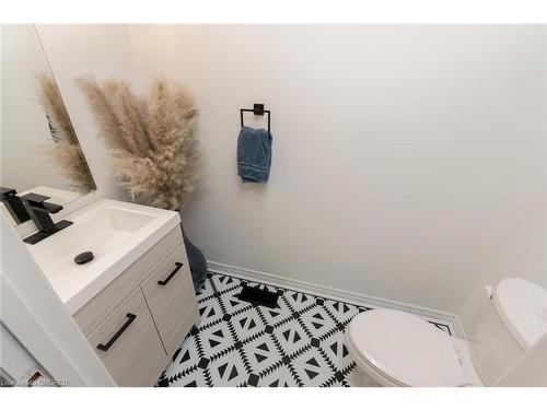 29 Perthshire Court, Hamilton, ON - Indoor Photo Showing Bathroom