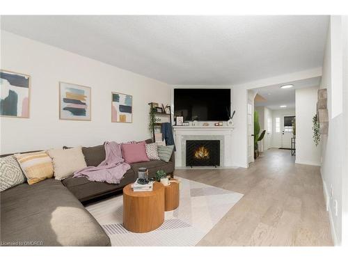 29 Perthshire Court, Hamilton, ON - Indoor Photo Showing Living Room With Fireplace