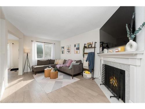 29 Perthshire Court, Hamilton, ON - Indoor Photo Showing Living Room With Fireplace