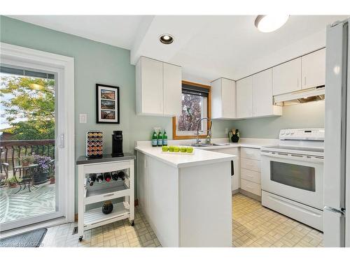 2772 Kingsway Drive, Oakville, ON - Indoor Photo Showing Kitchen