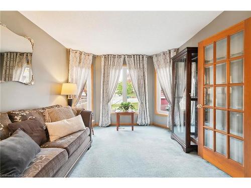 2772 Kingsway Drive, Oakville, ON - Indoor Photo Showing Living Room