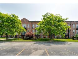 317-262 Dundas Street E Waterdown, ON L8B 1A9