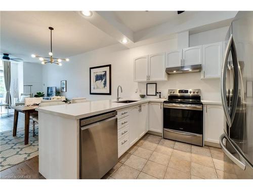 317-262 Dundas Street E, Waterdown, ON - Indoor Photo Showing Kitchen