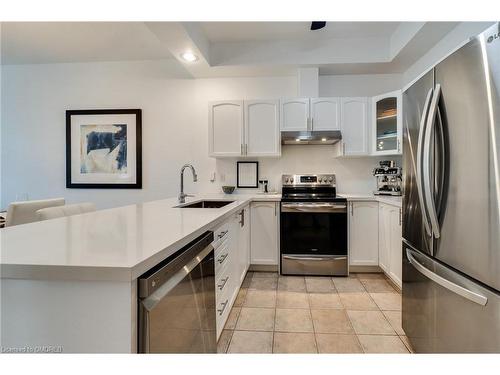 317-262 Dundas Street E, Waterdown, ON - Indoor Photo Showing Kitchen