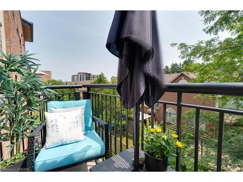 317-262 Dundas Street E, Waterdown, ON - Outdoor With Balcony With Exterior