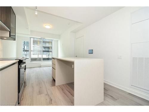 323-395 Dundas Street W, Oakville, ON - Indoor Photo Showing Kitchen