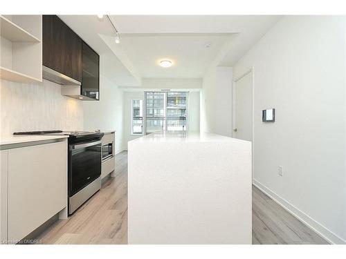 323-395 Dundas Street W, Oakville, ON - Indoor Photo Showing Kitchen