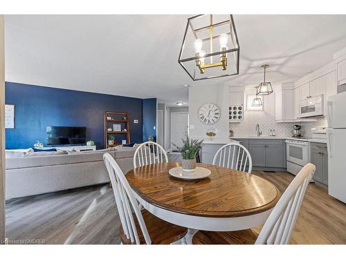 414-1210 Thorpe Road, Burlington, ON - Indoor Photo Showing Dining Room