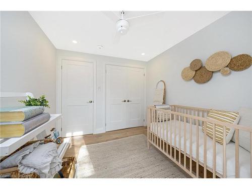 32-250 Satok Crescent, Milton, ON - Indoor Photo Showing Bedroom