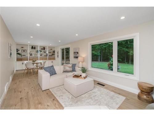 9793 8Th Line, Georgetown, ON - Indoor Photo Showing Living Room