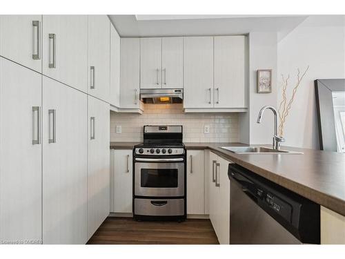 102-40 Esplanade Lane, Grimsby, ON - Indoor Photo Showing Kitchen