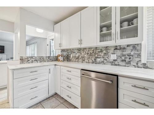 1311 Tyrrell Road, Burlington, ON - Indoor Photo Showing Kitchen With Upgraded Kitchen