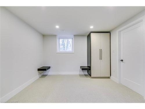 2243 Ingersoll Drive, Burlington, ON - Indoor