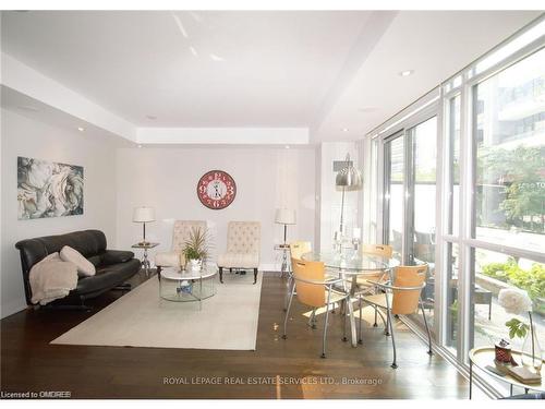 Th 1-4065 Brickstone Mews, Mississauga, ON - Indoor Photo Showing Dining Room