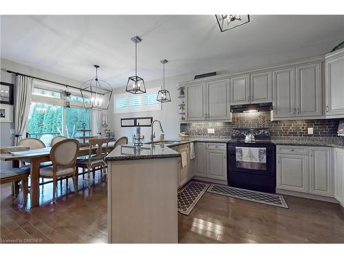 43 Oarsman Crescent, St. Catharines, ON - Indoor Photo Showing Kitchen With Upgraded Kitchen