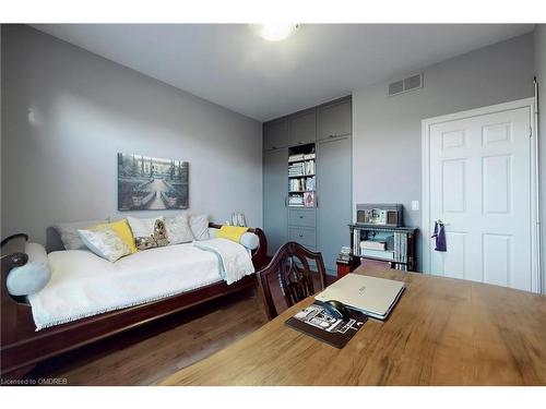 43 Oarsman Crescent, St. Catharines, ON - Indoor Photo Showing Bedroom