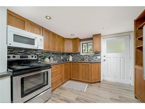 262 Pine Street, Milton, ON - Indoor Photo Showing Kitchen