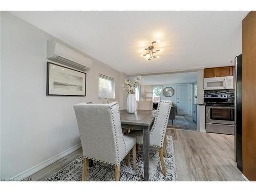 262 Pine Street, Milton, ON - Indoor Photo Showing Dining Room