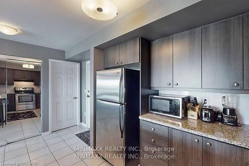 305-1005 Nadalin Heights, Halton, ON - Indoor Photo Showing Kitchen