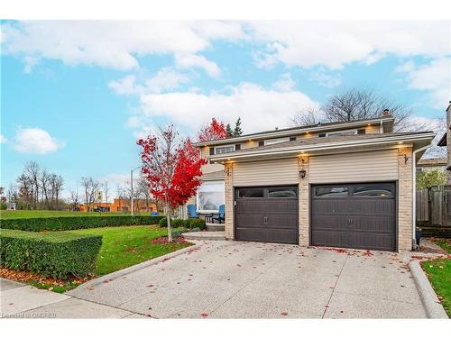 2401 Coventry Way, Burlington, ON - Outdoor