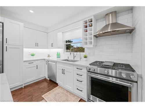 2401 Coventry Way, Burlington, ON - Indoor Photo Showing Kitchen