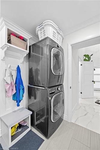 2401 Coventry Way, Burlington, ON - Indoor Photo Showing Laundry Room