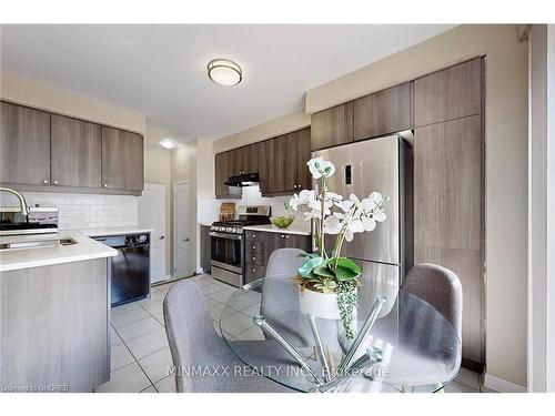 1052 Haxton Hts Heights, Milton, ON - Indoor Photo Showing Kitchen