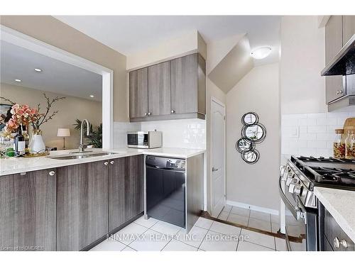 1052 Haxton Hts Heights, Milton, ON - Indoor Photo Showing Kitchen With Double Sink