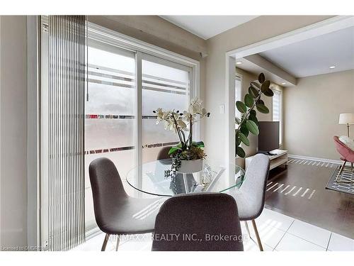 1052 Haxton Hts Heights, Milton, ON - Indoor Photo Showing Dining Room