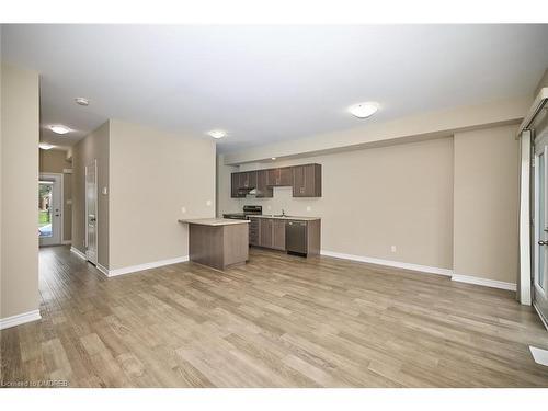 13-19 Perenack Avenue, Welland, ON - Indoor Photo Showing Kitchen