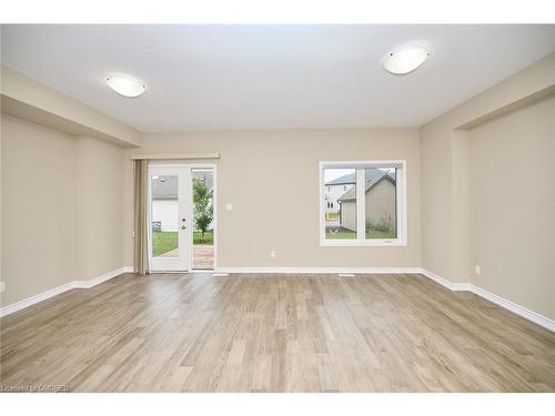 13-19 Perenack Avenue, Welland, ON - Indoor Photo Showing Other Room