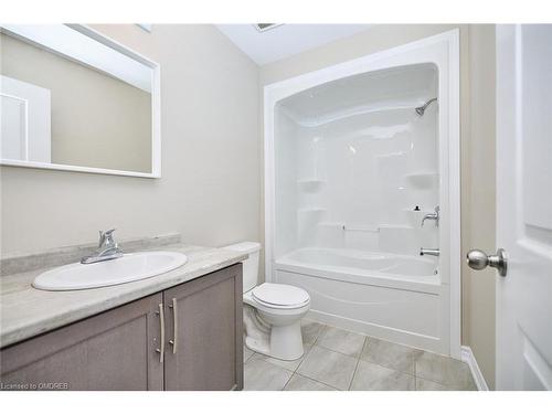 13-19 Perenack Avenue, Welland, ON - Indoor Photo Showing Bathroom