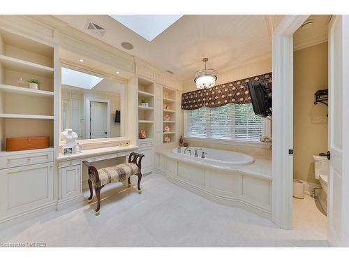 79 Pinewood Trail, Mississauga, ON - Indoor Photo Showing Bathroom