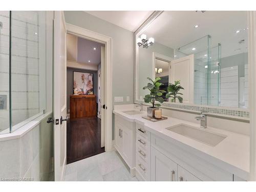 79 Pinewood Trail, Mississauga, ON - Indoor Photo Showing Bathroom