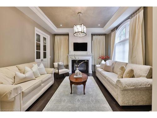 79 Pinewood Trail, Mississauga, ON - Indoor Photo Showing Living Room With Fireplace