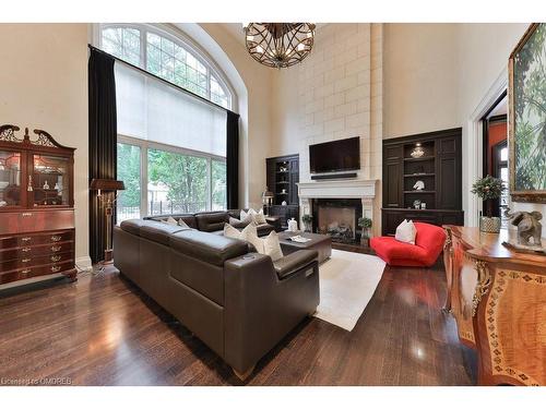 79 Pinewood Trail, Mississauga, ON - Indoor Photo Showing Living Room With Fireplace